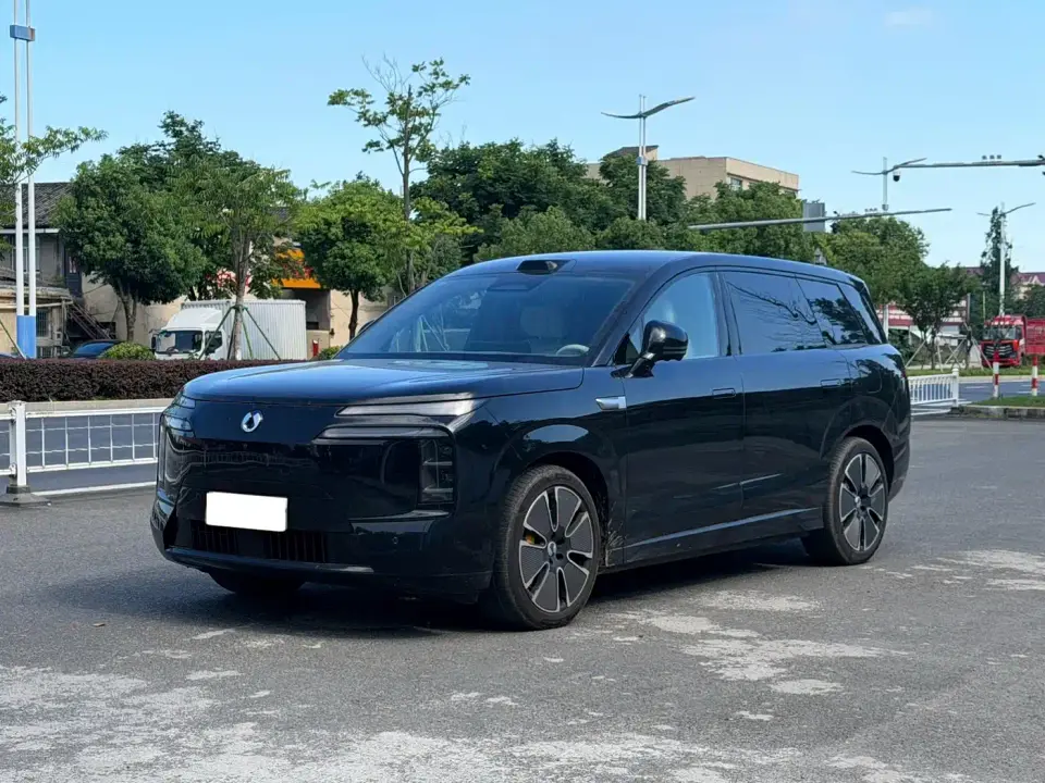 Denza N8L Standard 2025