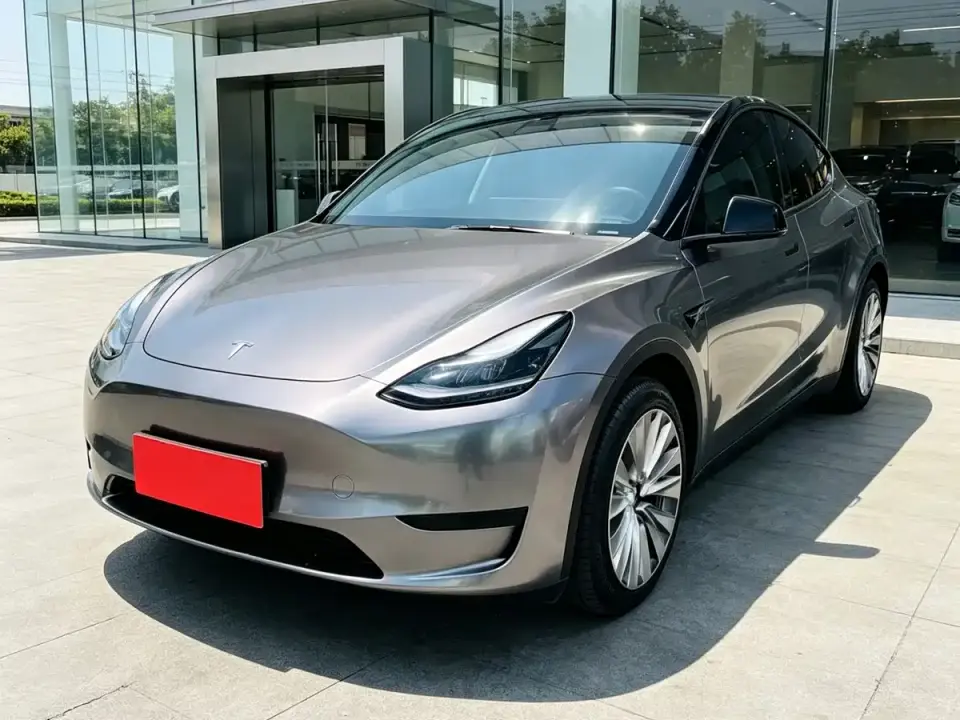 Tesla Model Y Rear-Wheel Drive Version 2024