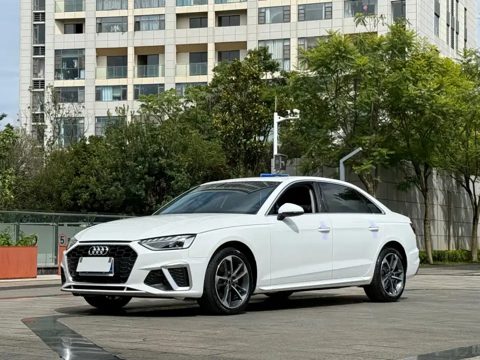 Audi A4L 40 TFSI Fashion Dynamic 2022