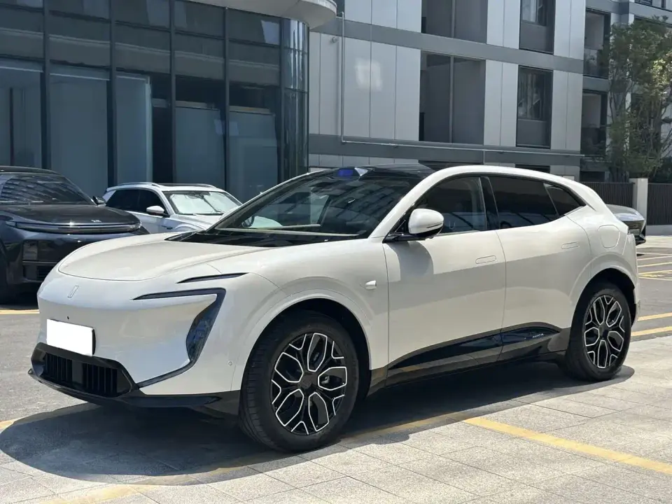Avatr 07 model Ultra EV AWD 2025