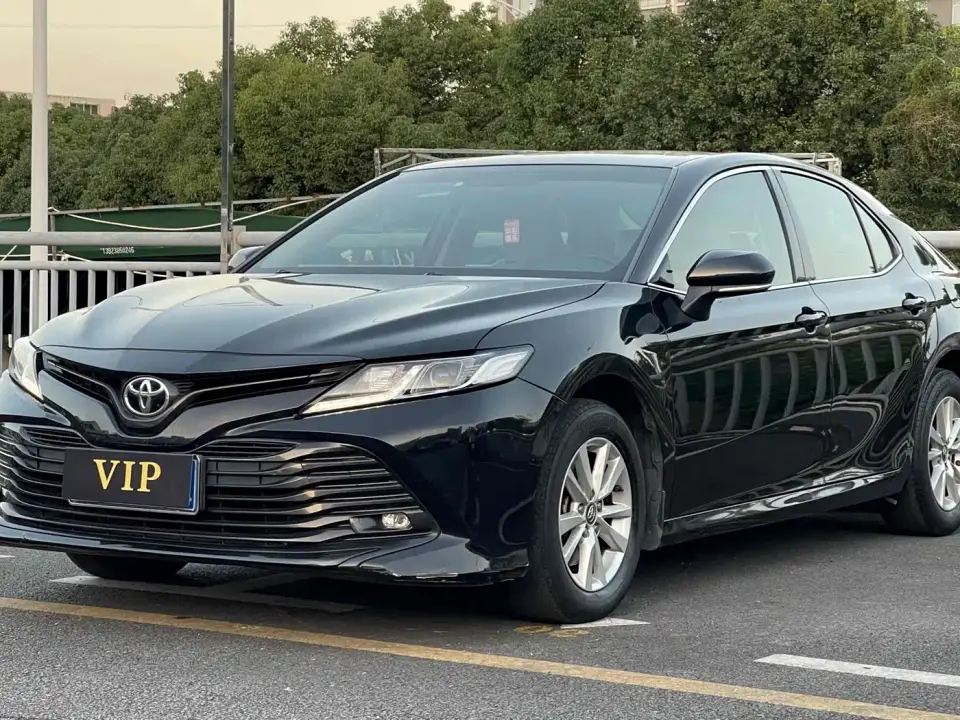 Toyota Camry 2.0GVP Leading Edition 2022
