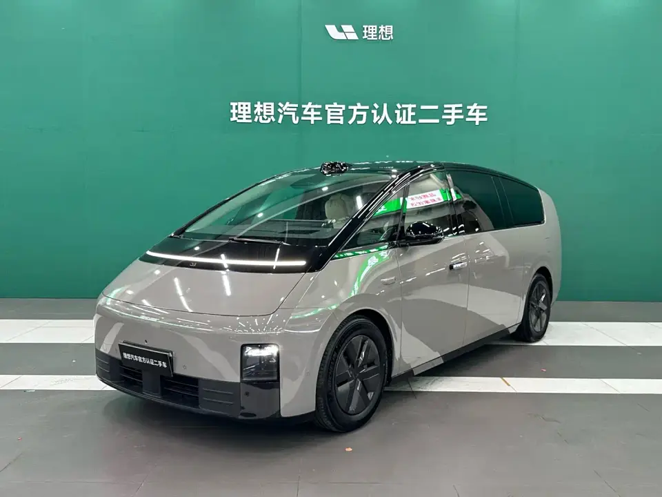Li Auto MEGA Ultra 2024