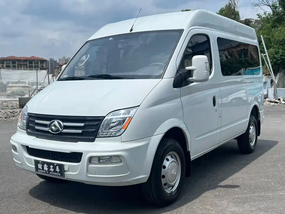 SAIC Maxus Xintu V80 2.0T Manual Classic Aoyun Short Wheelbase Medium Roof 5/6 Seats 2024