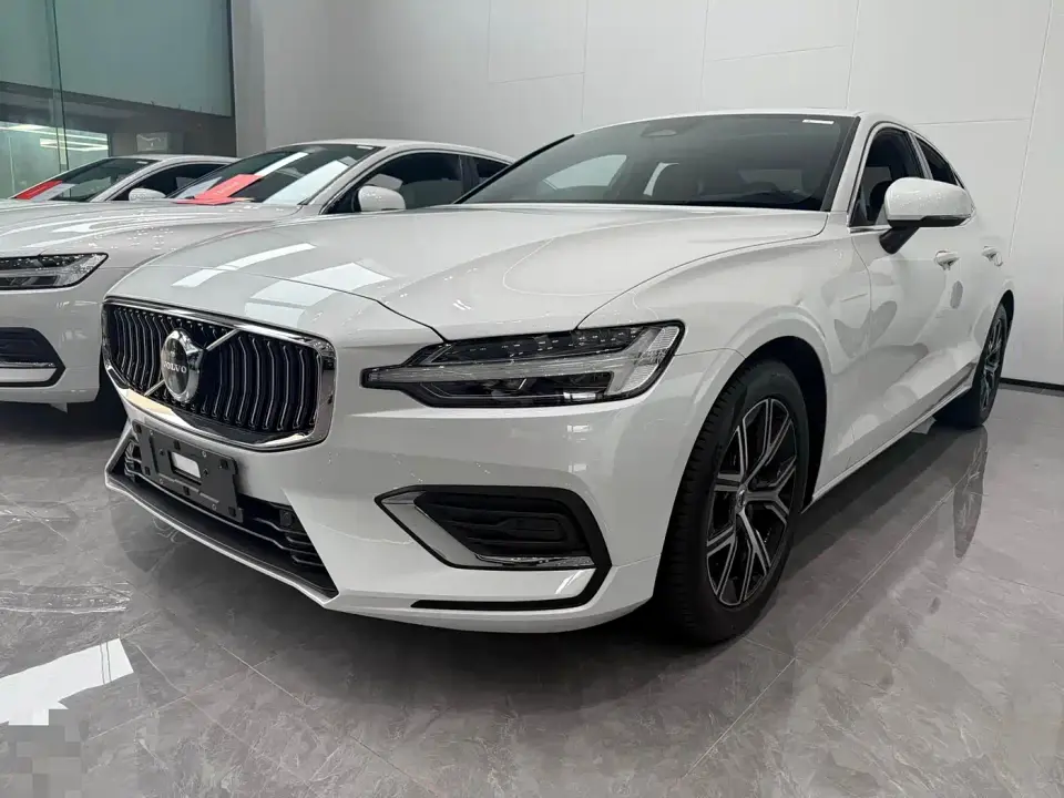 Volvo S60 B4 Elegance Luxury Edition 2023