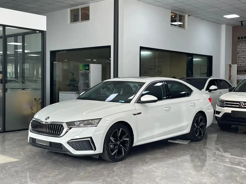 Skoda Octavia Facelift PRO TSI280 Premium Edition 2023
