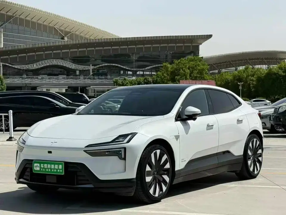 Polestar 4 Single Motor Standard Range PLUS Twin-Star Connected Edition 2024