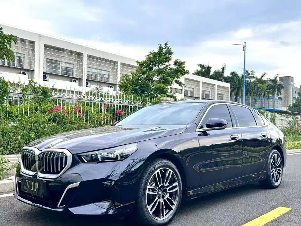 BMW 5 Series 530Li Leading M Sport Package 2025