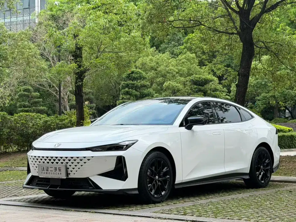 Changan UNI-V 1.5T Deluxe 2024