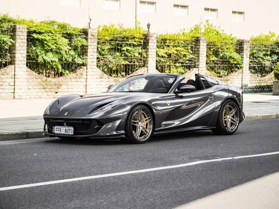 Ferrari 812 6.5L GTS 2023