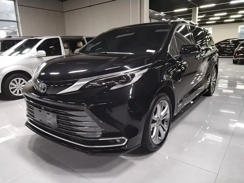 Toyota Sienna 2.5L Hybrid Supreme Edition 2025
