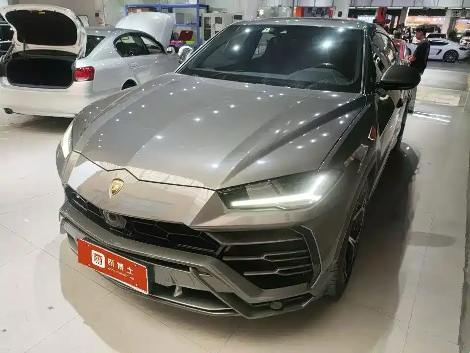 Lamborghini Urus 4.0T V8 2021