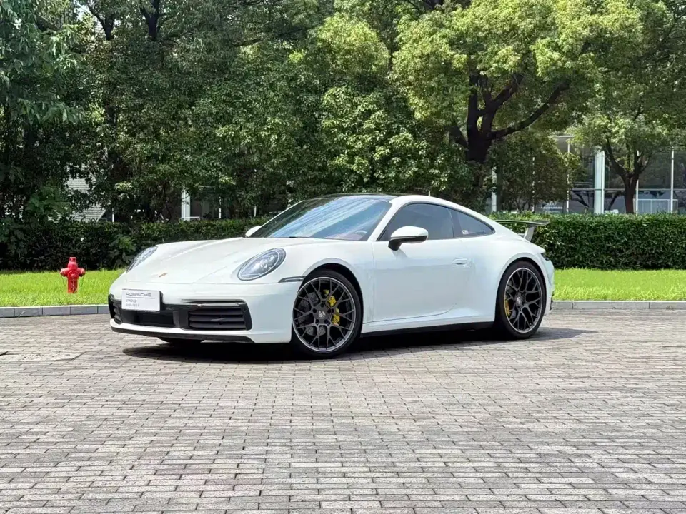 Porsche 911 Carrera 3.0T 2025