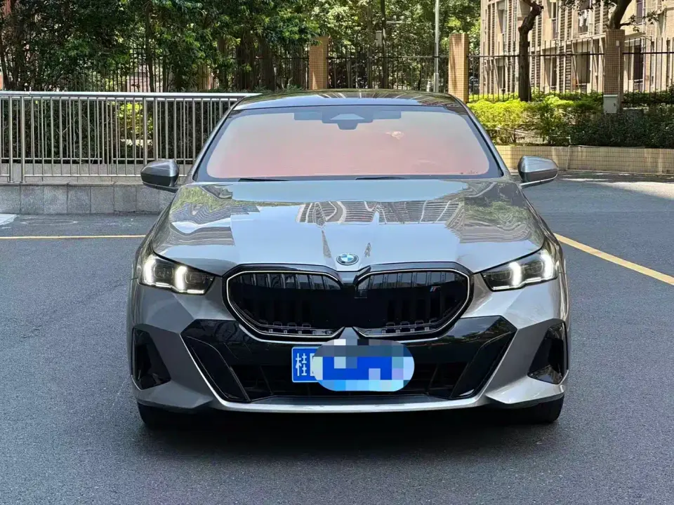 BMW 5 Series 530Li Leading M Sport Package 2024