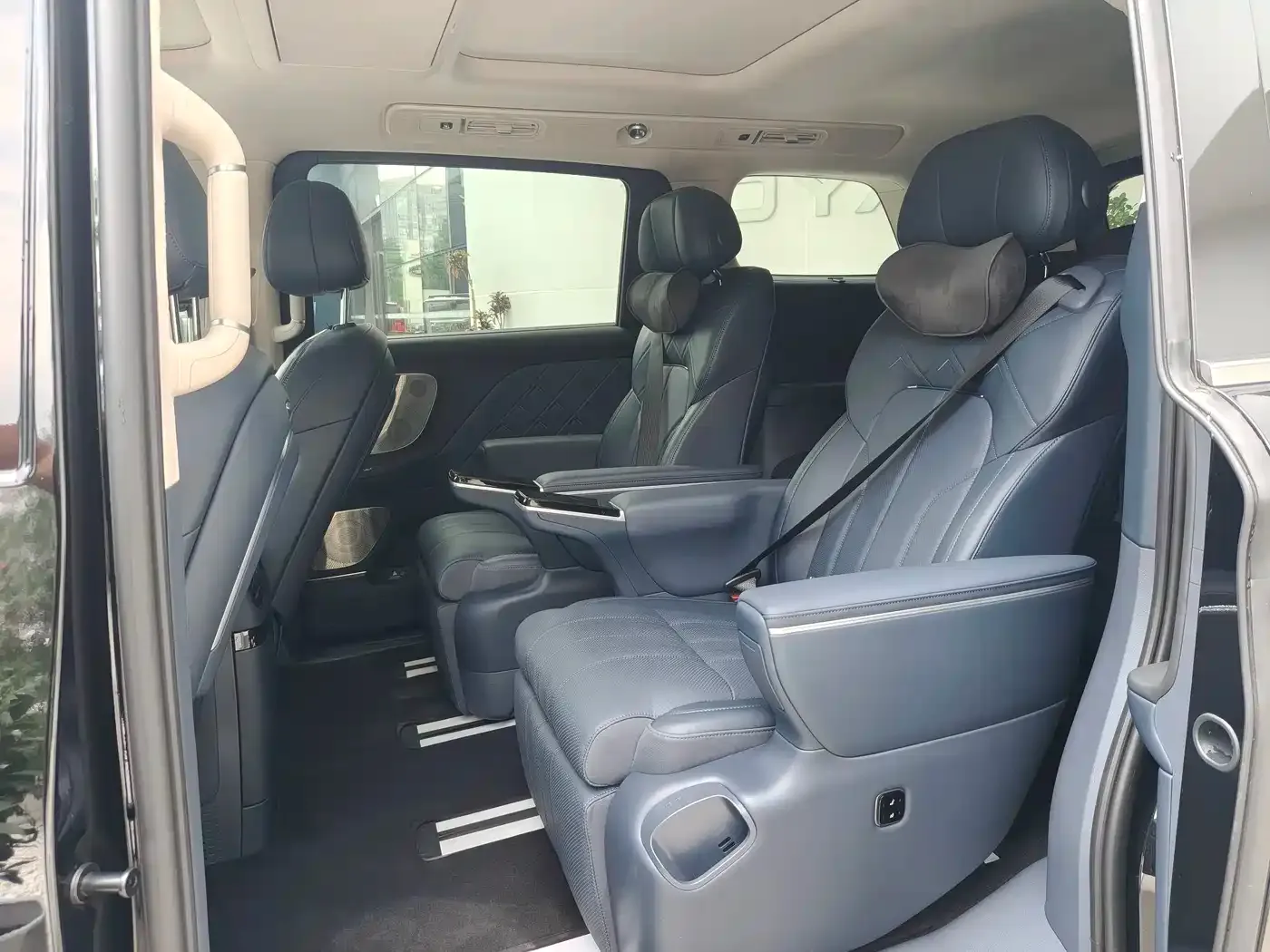 Voyah Auto Voyah Dreamer Model PHEV Basic Version 2025 — фото 7