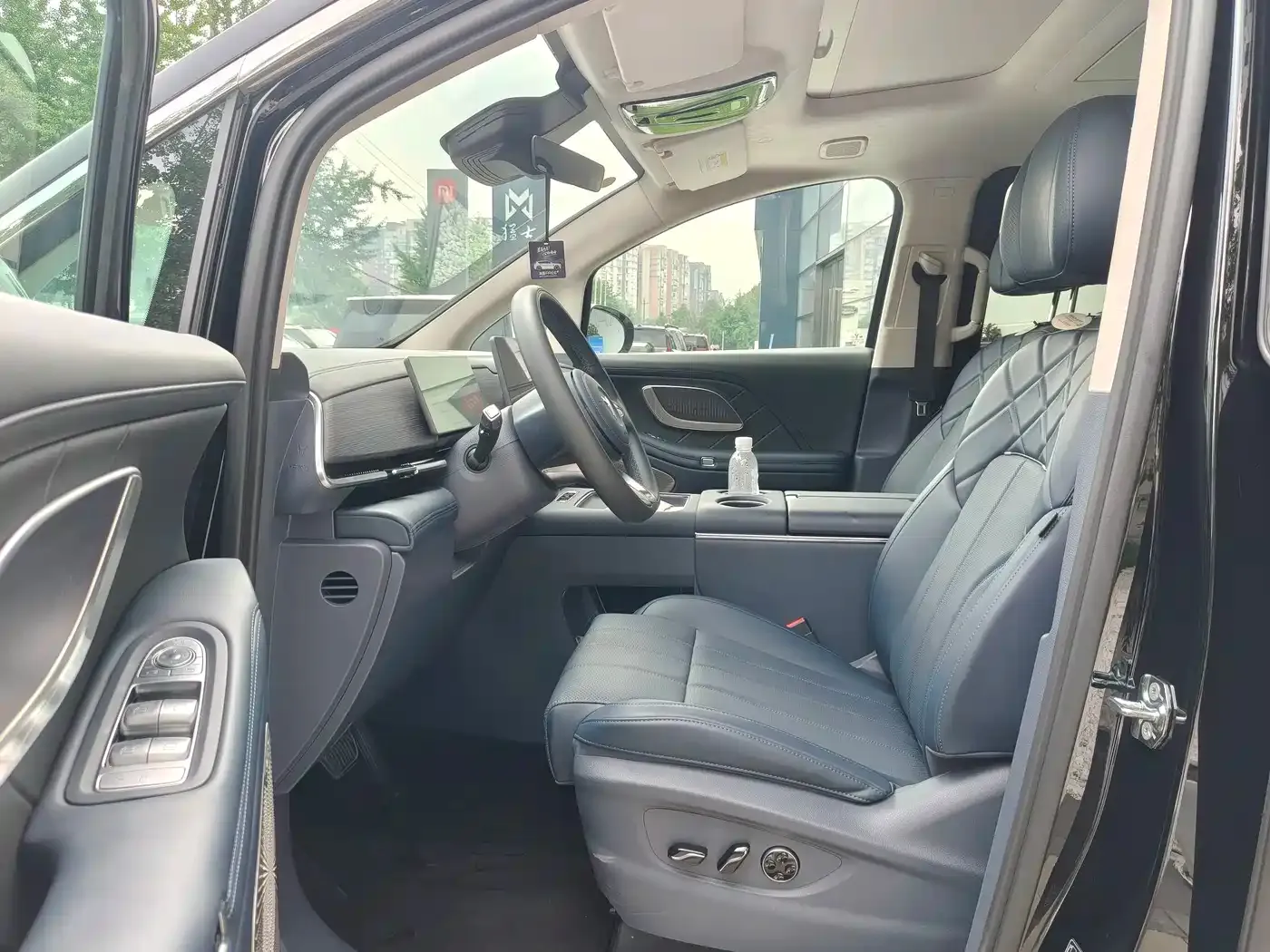 Voyah Auto Voyah Dreamer Model PHEV Basic Version 2025 — фото 6