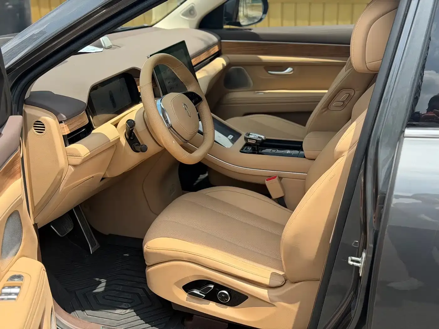 AITO Wenjie AITO M7 1.5T RWD Plus 5-Seater 2023 — фото 8