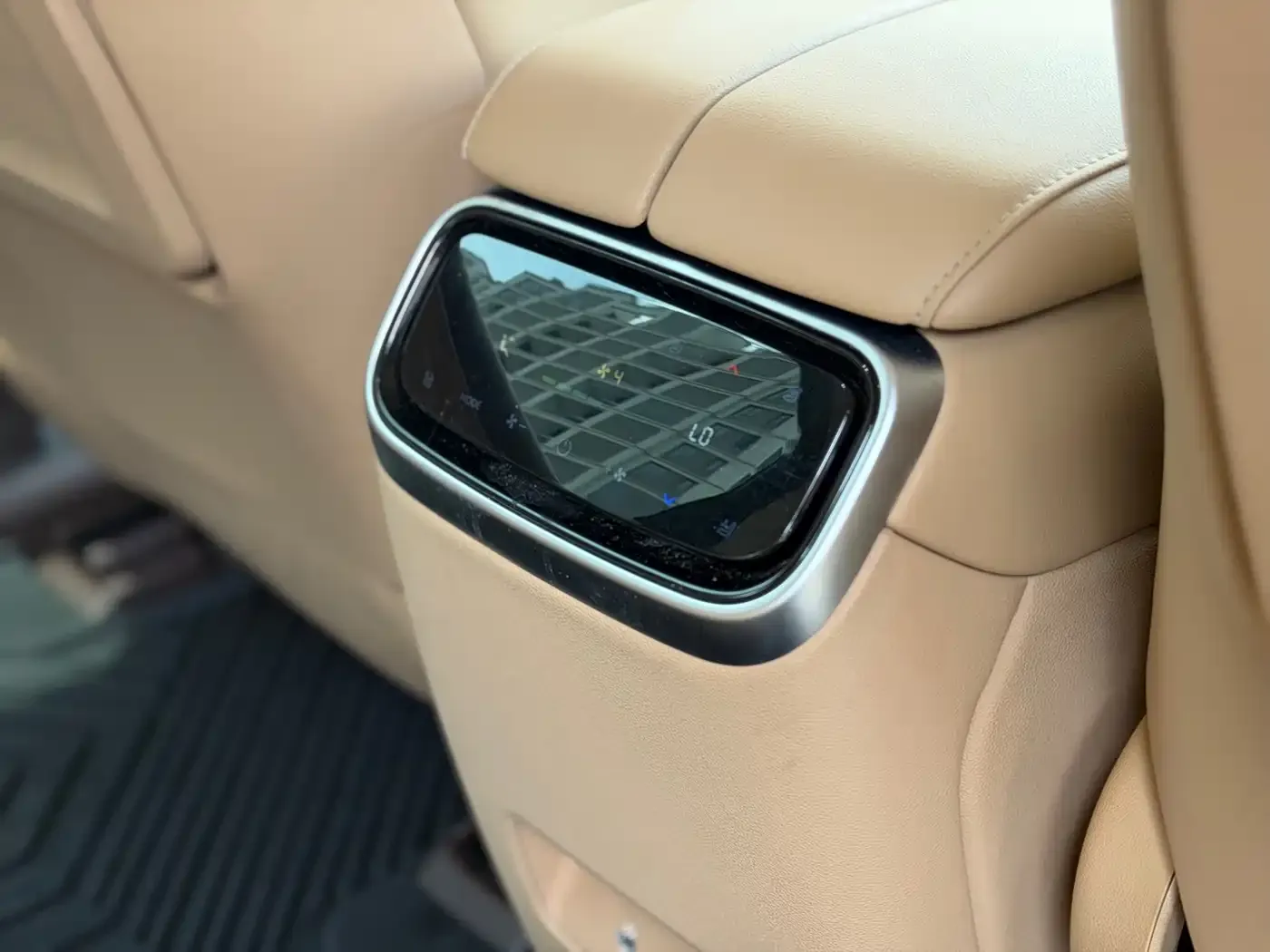 AITO Wenjie AITO M7 1.5T RWD Plus 5-Seater 2023 — фото 16