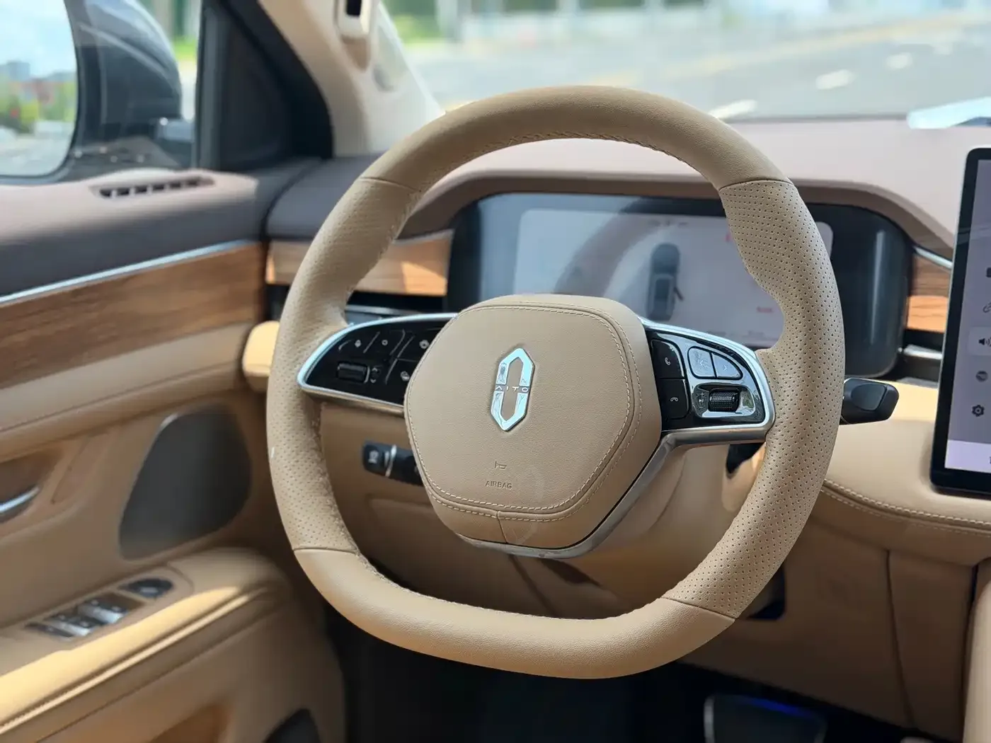 AITO Wenjie AITO M7 1.5T RWD Plus 5-Seater 2023 — фото 13