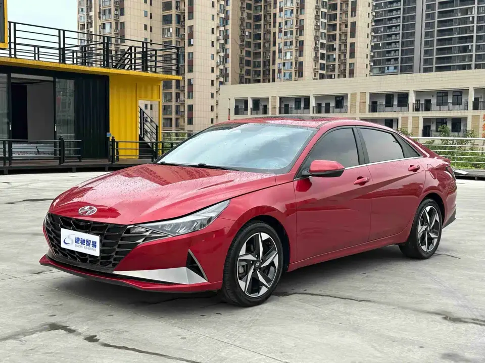 Hyundai Elantra 1.5L CVT LUX Premium Edition 2022