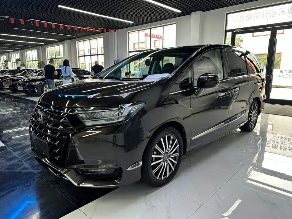 Honda Elysion 2.0L e:HEV Luxury 2023