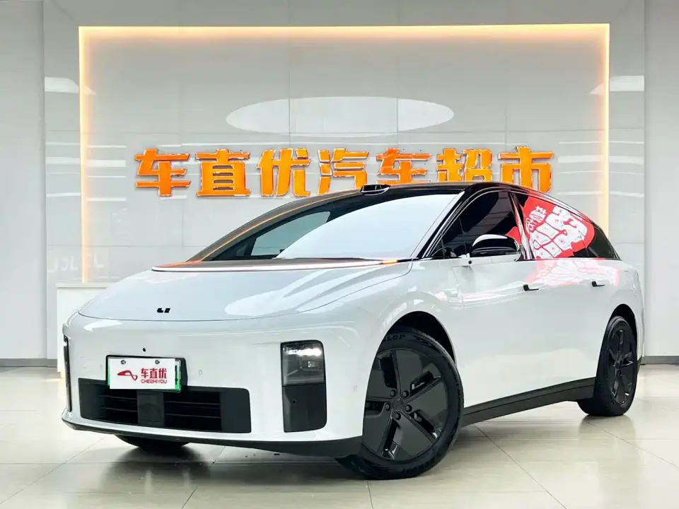 Li Auto i6 2WD Base Model 2025