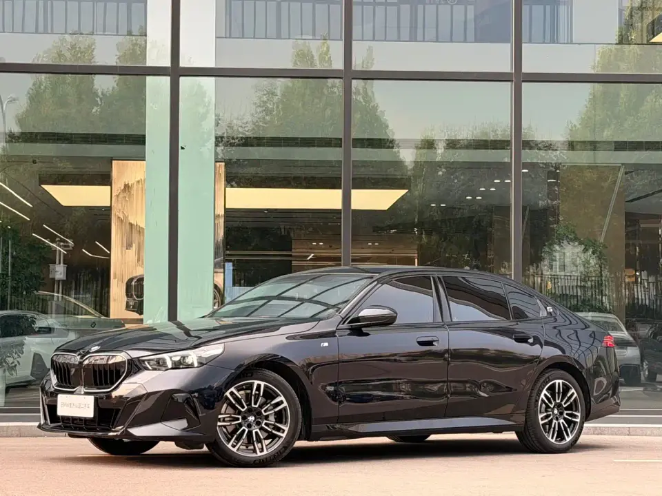 BMW 5 Series 530Li Leading M Sport Package 2025
