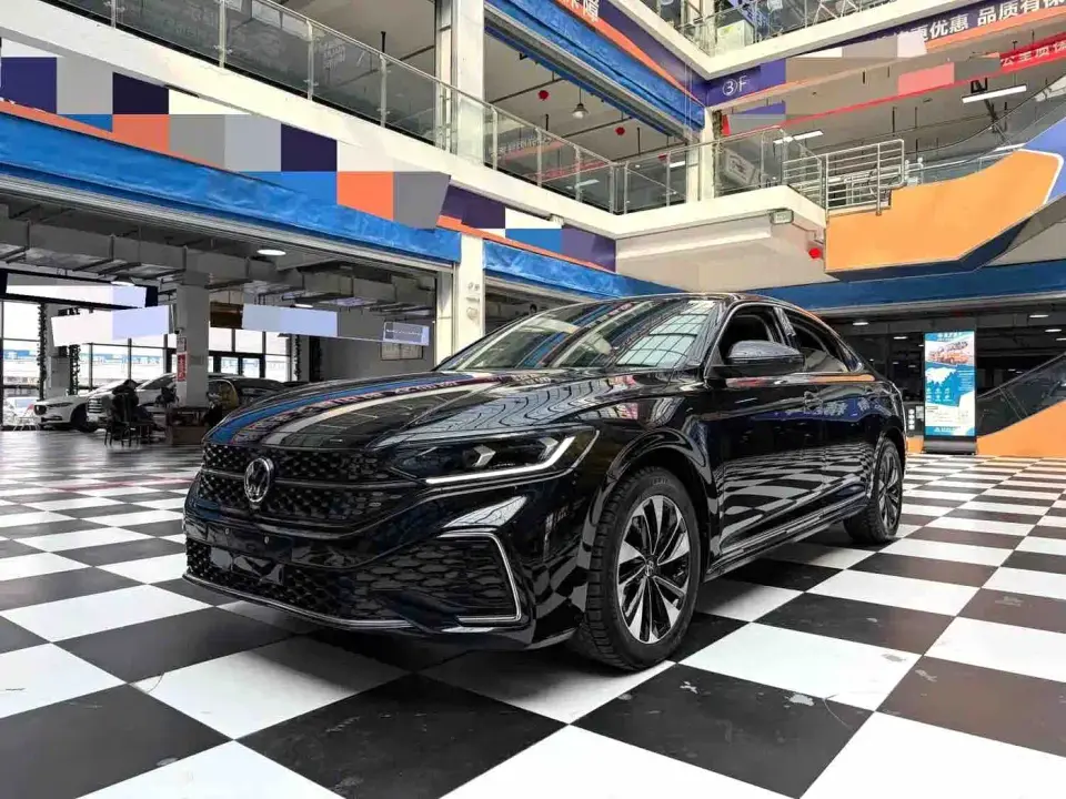 Volkswagen Passat 330TSI Starlight Elite Edition 2023
