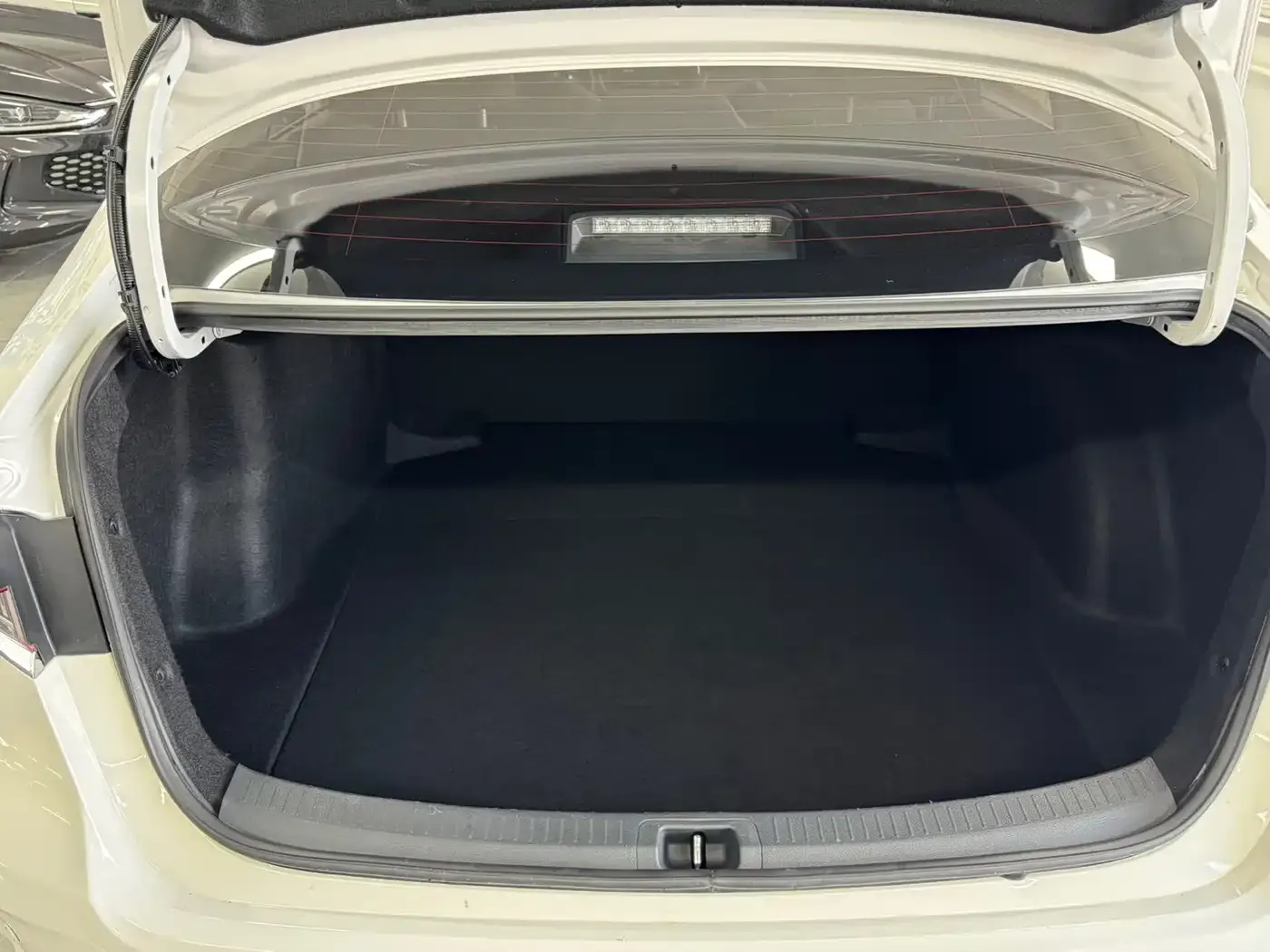 Toyota Corolla TNGA 1.5L CVT Elite Edition 2022 — фото 16