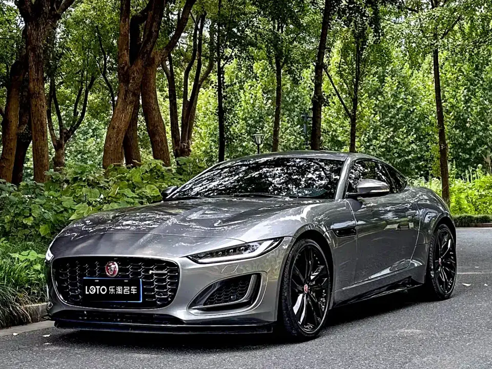 Jaguar F-TYPE Model P300 Hardtop R-DYNAMIC BLACK 2023