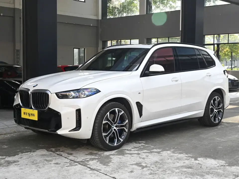 BMW X5 xDrive 40Li Premium M Sport Black Night Package 2024