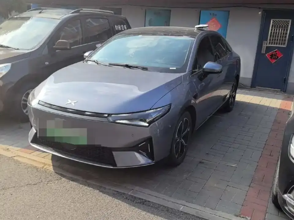 XPeng P5 Model 550E 2022