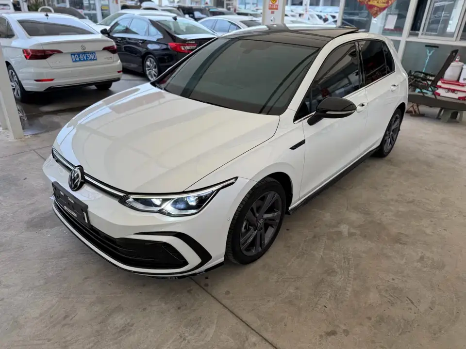 Volkswagen Golf Model 280TSI DSG R-Line 2023
