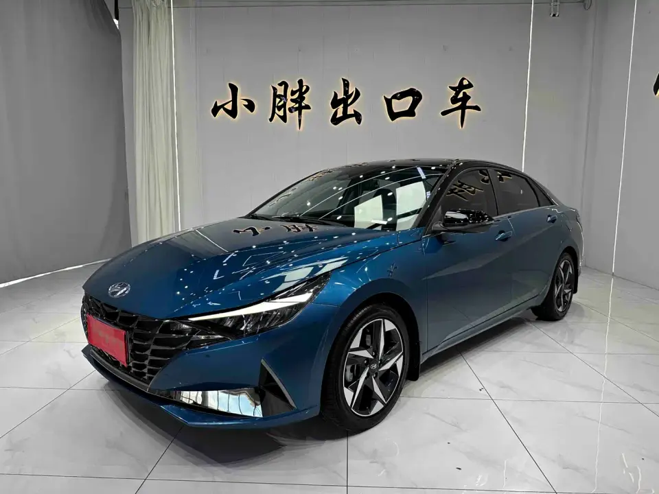 Hyundai Elantra 1.5L CVT LUX Premium Edition 2022
