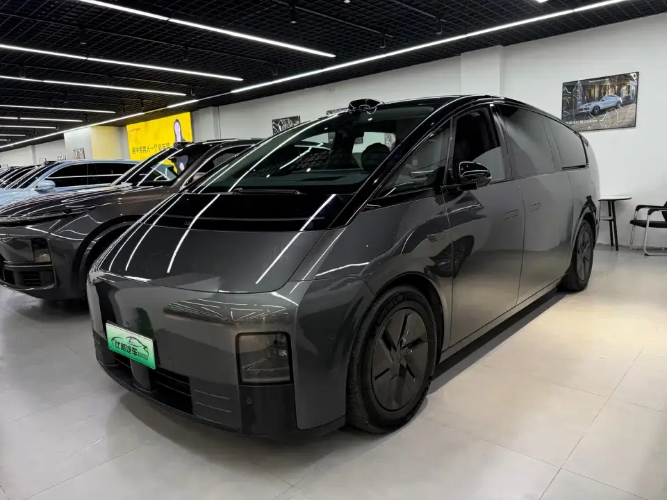 Li Auto MEGA Ultra 2024