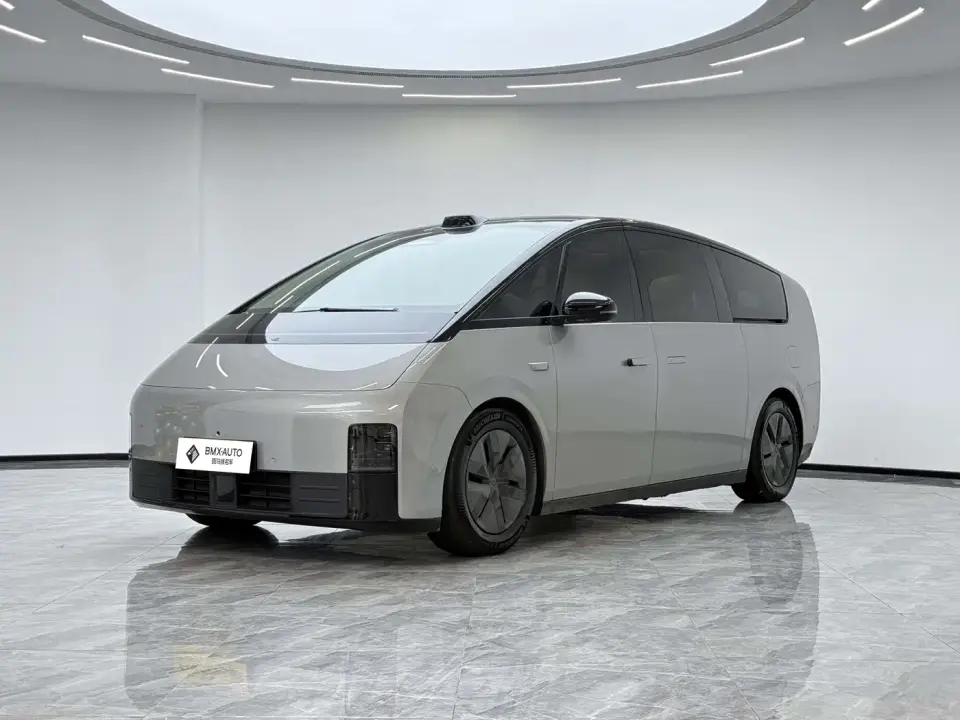 Li Auto MEGA Ultra 2024