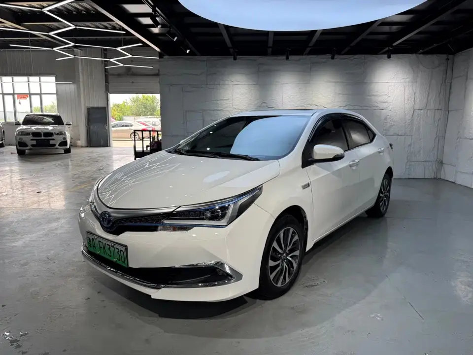 Toyota Corolla Twin Engine E+ 1.8L E-CVT Leading Edition 2022
