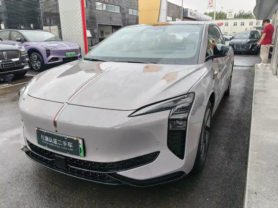 Hongqi EH7 640 AWD Smart Selection Edition 2025