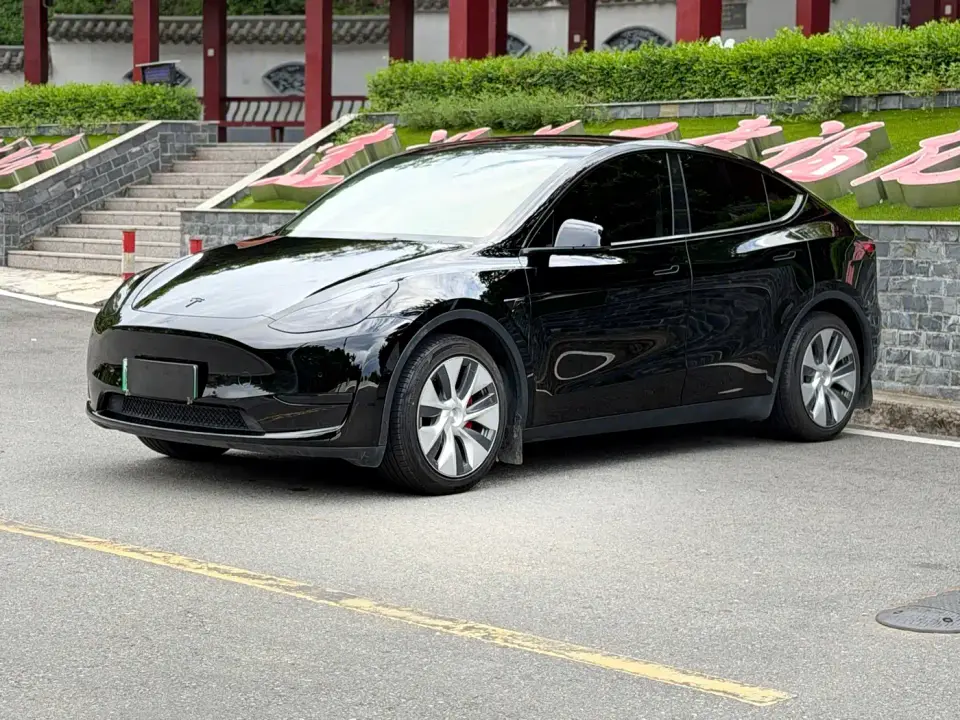 Tesla Model Y Facelift Rear-Wheel Drive Version 2023