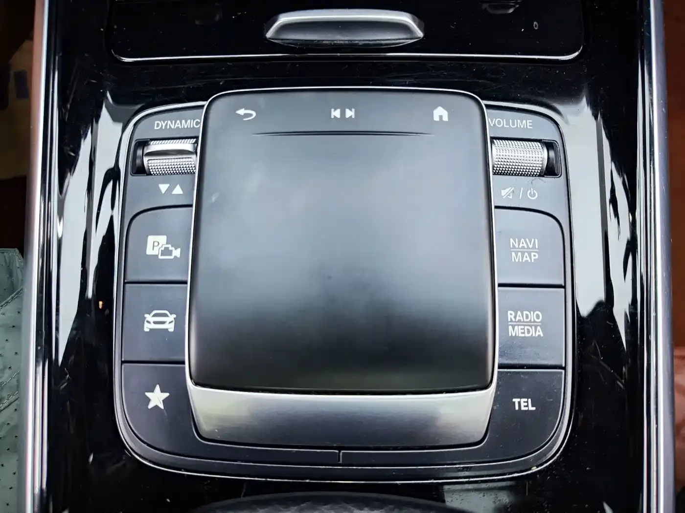 Mercedes-Benz GLB-Class GLB 180 Dynamic 2020 — фото 17