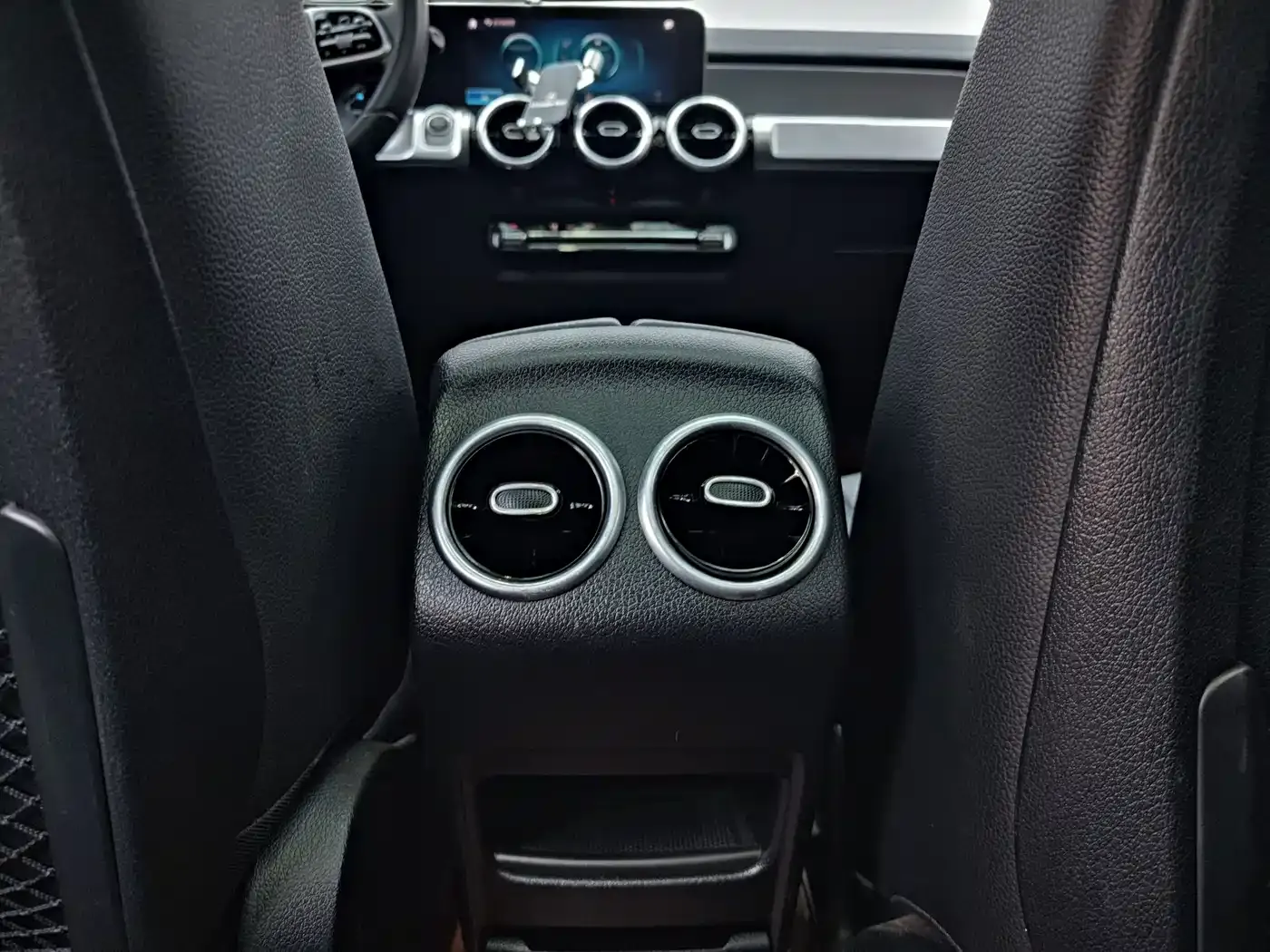 Mercedes-Benz GLB-Class GLB 180 Dynamic 2020 — фото 12