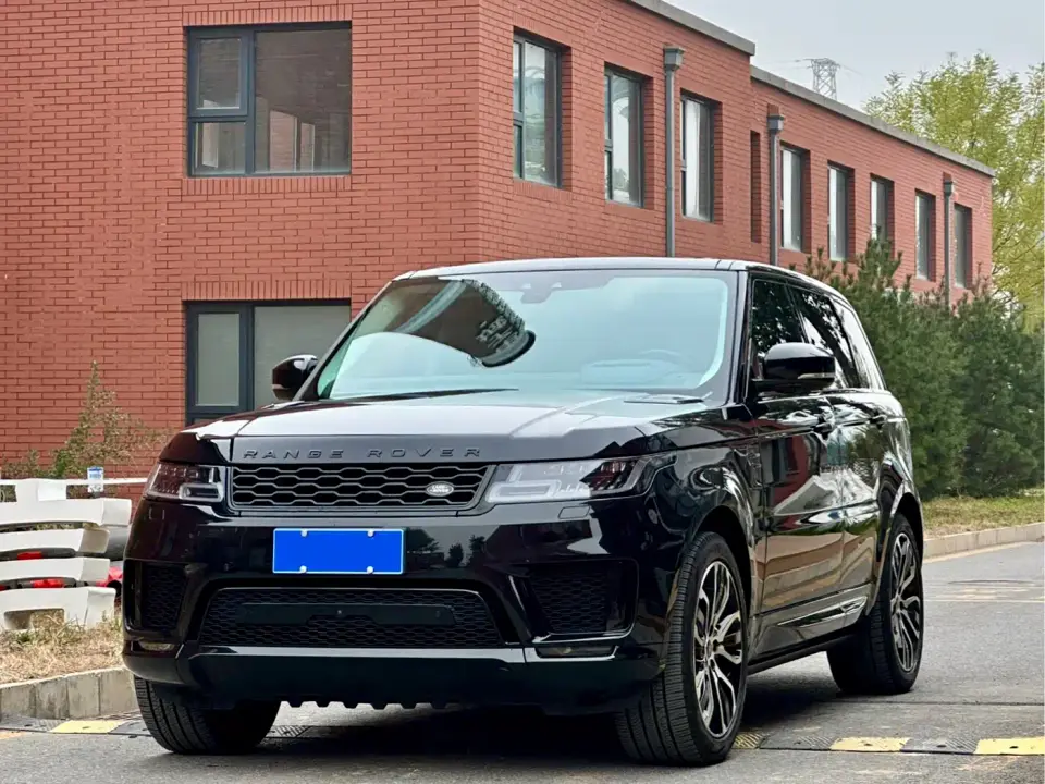 Land Rover Range Rover Sport 3.0 L6 Gloss Black Edition 2021