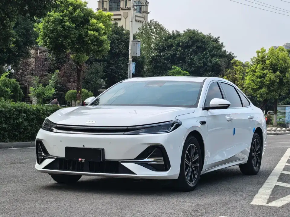 Geely Galaxy Galaxy A7 EM-i 70km Explorer Edition 2025