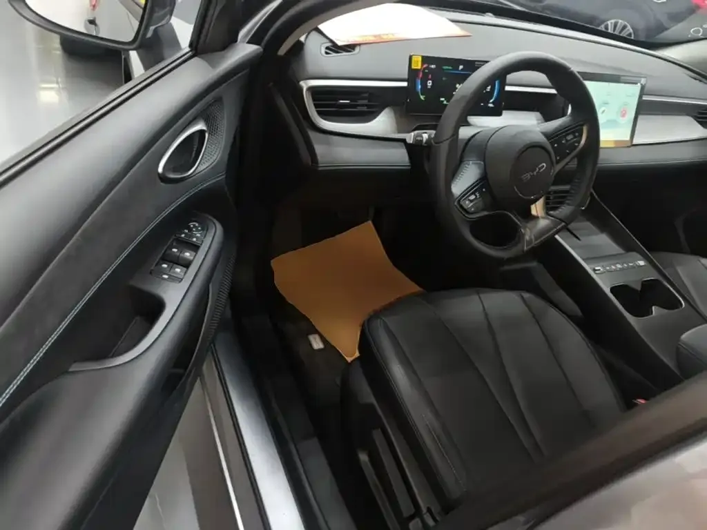 BYD Hai Bao 05 DM-i DM-i 128KM Luxury 2026 — фото 16