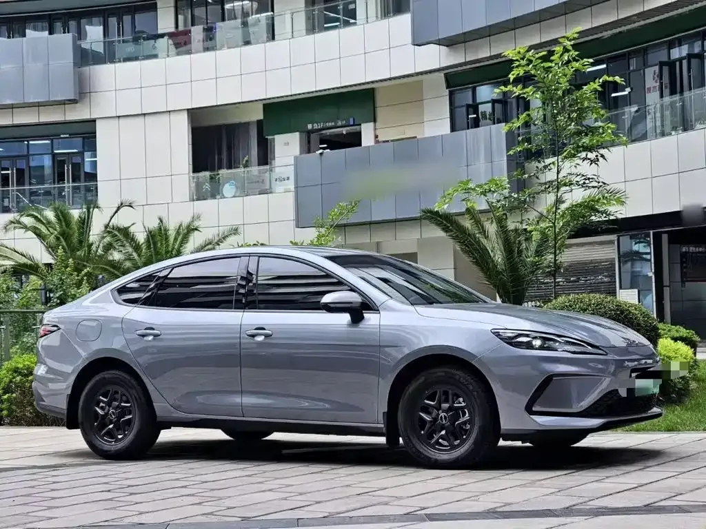 BYD Hai Bao 05 DM-i DM-i 128KM Luxury 2026 — фото 4