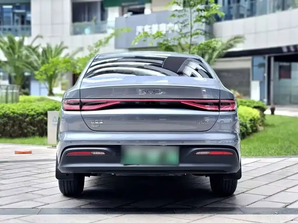 BYD Hai Bao 05 DM-i DM-i 128KM Luxury 2026 — фото 6