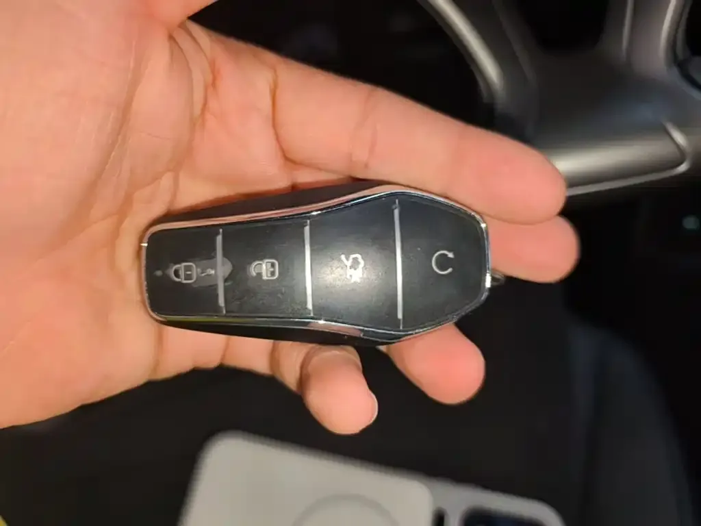 BYD Hai Bao 05 DM-i DM-i 128KM Luxury 2026 — фото 9