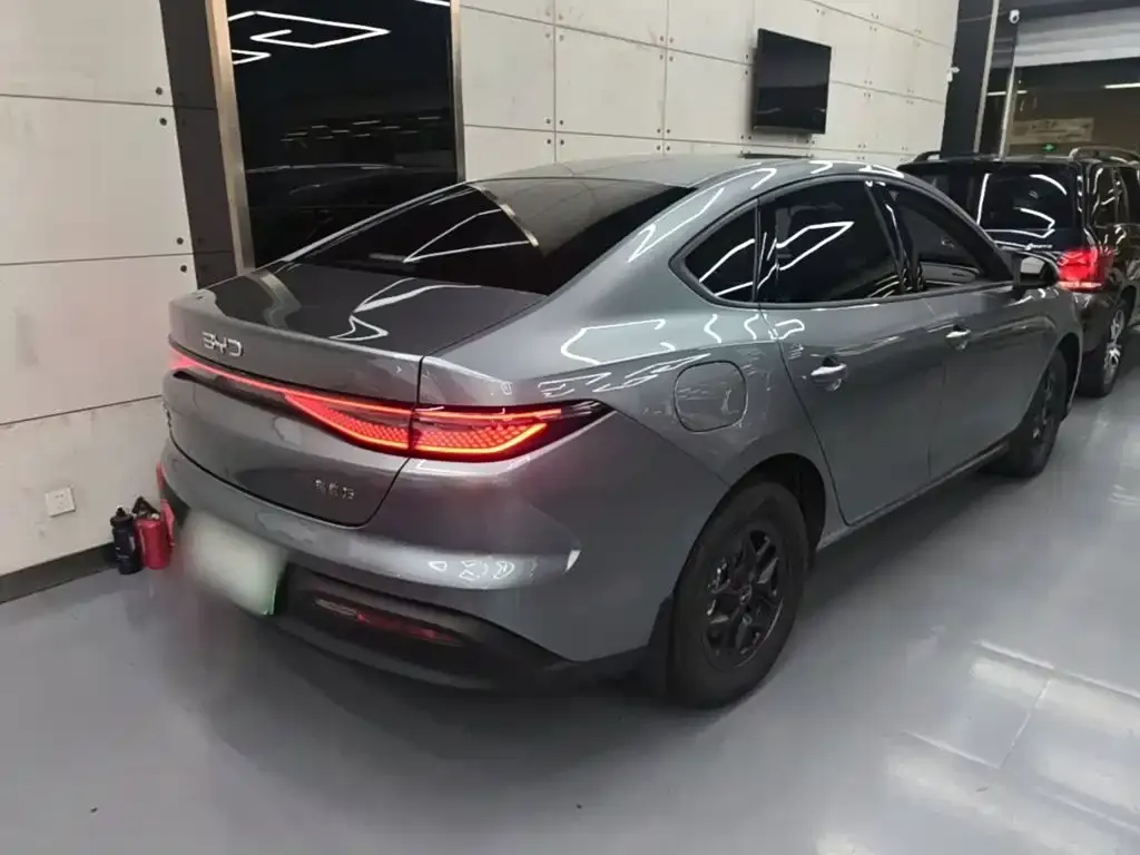 BYD Hai Bao 05 DM-i DM-i 128KM Luxury 2026 — фото 7