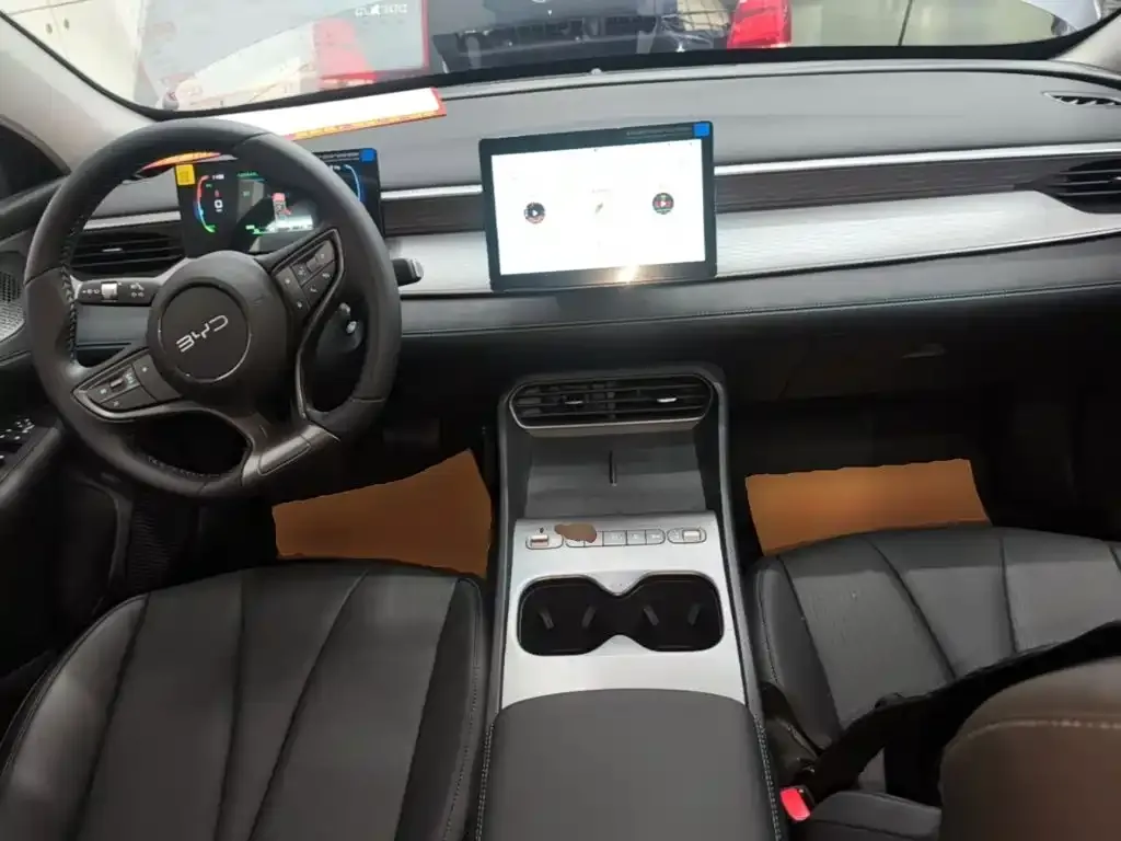 BYD Hai Bao 05 DM-i DM-i 128KM Luxury 2026 — фото 10