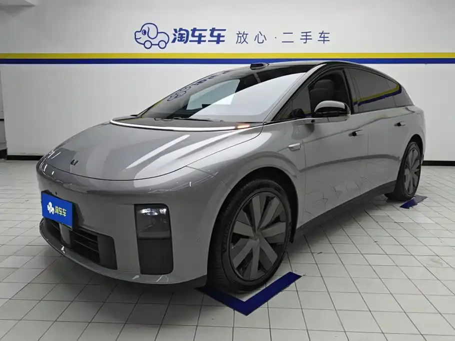 Li Auto i6 4WD Base Model 2026