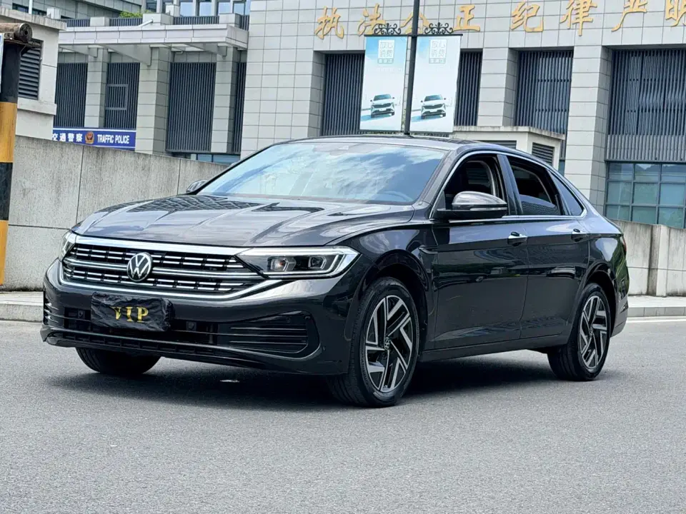 Volkswagen Sagitar 300TSI DSG Surpass Edition 2024